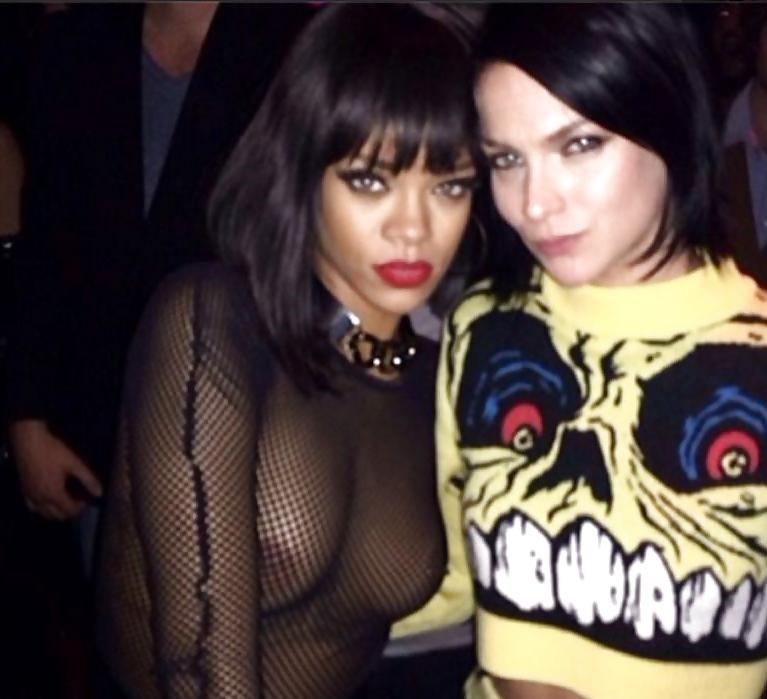 5P Rihanna's pierced NiPpLeS
