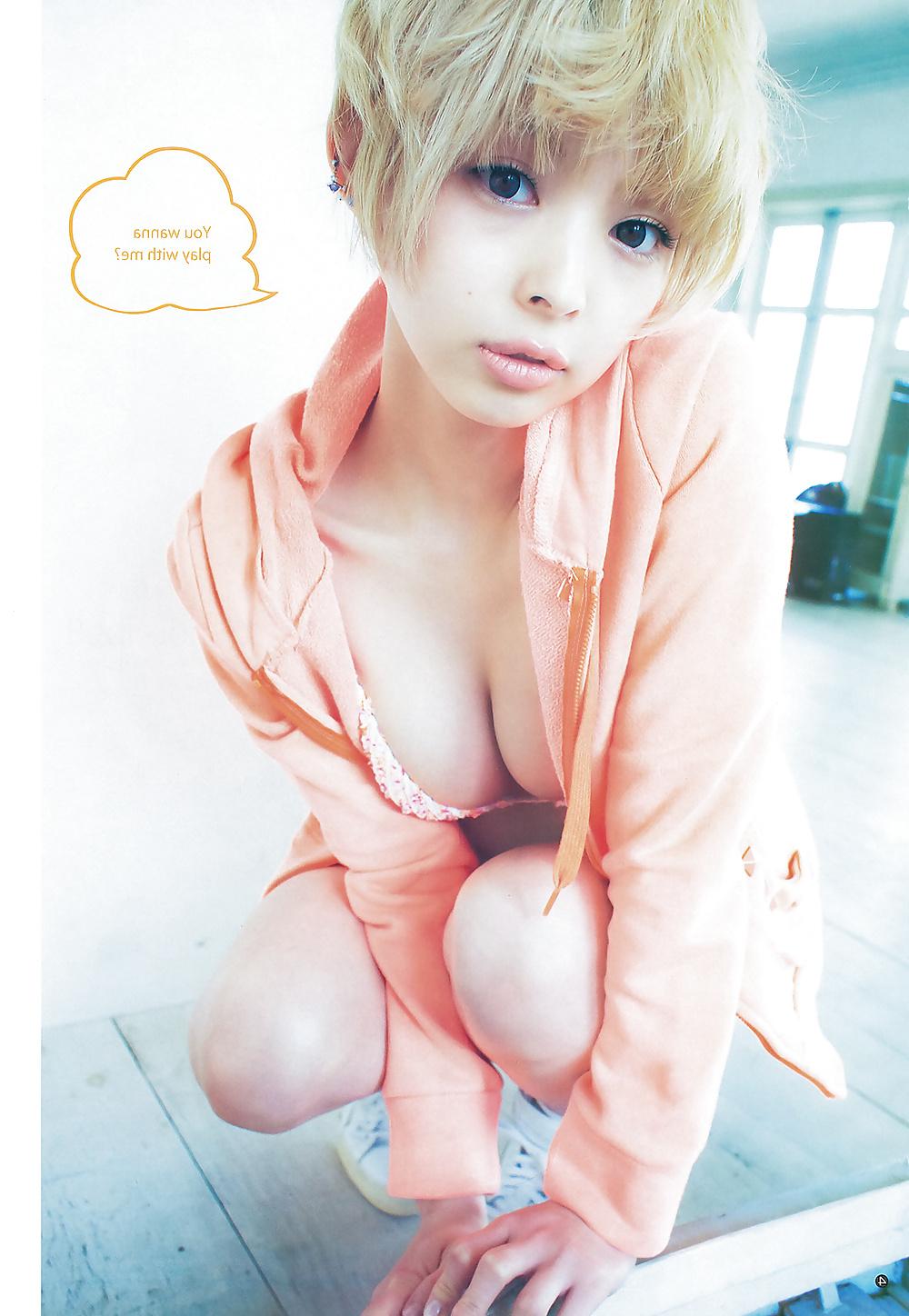 25P Diverse Asian Babes