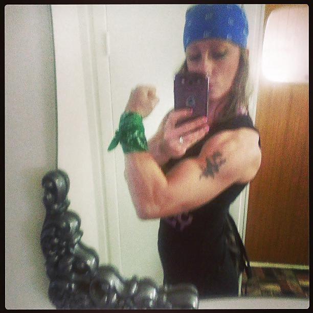 25P Big Clit Lil Muscle body
