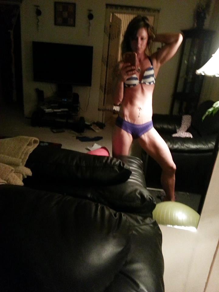 25P Big Clit Lil Muscle body