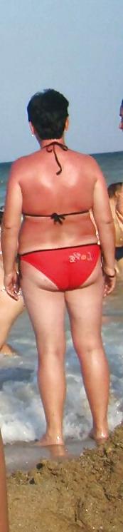 25P Spy matures summer beach