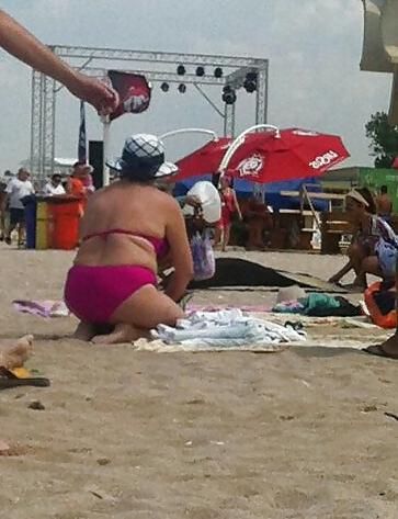 25P Spy matures summer beach