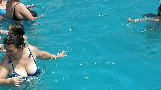 25P Spy matures summer beach