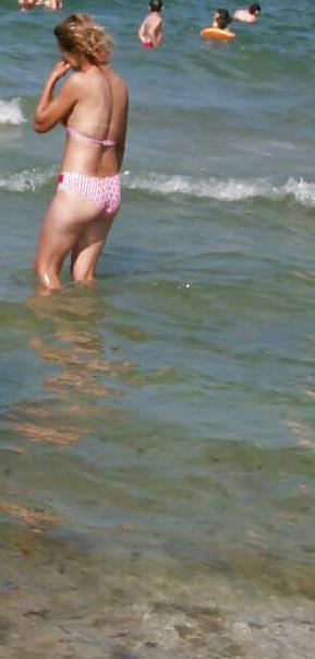 25P Spy matures summer beach