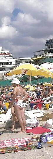 25P Spy matures summer beach