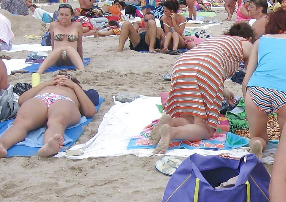 25P Spy matures summer beach