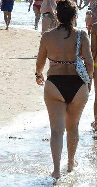 25P Spy matures summer beach