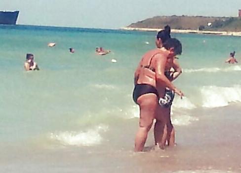 25P Spy matures summer beach