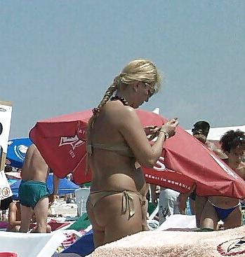 25P Spy matures summer beach