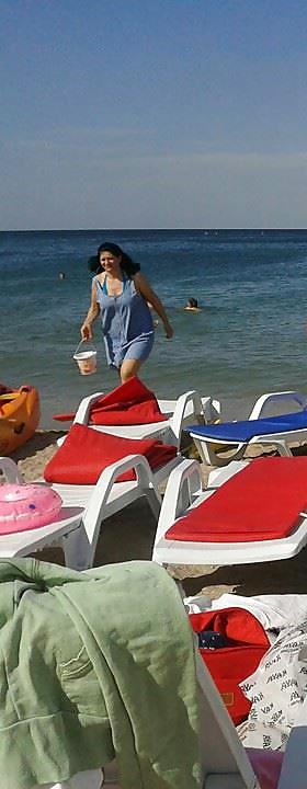 25P Spy matures summer beach