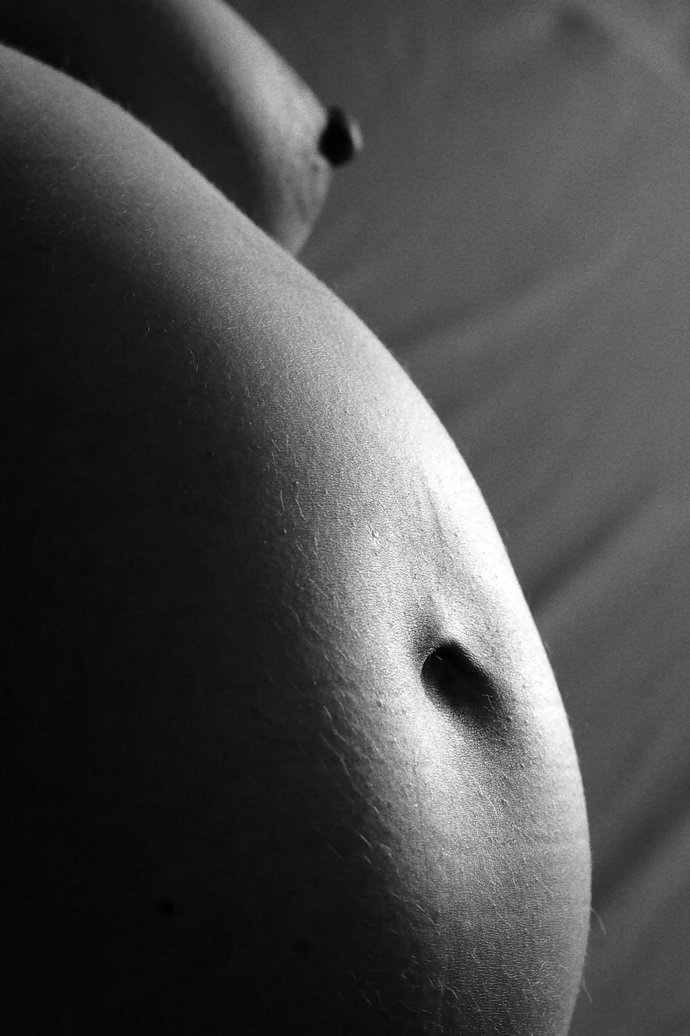 17P Enceinte avec un piercing