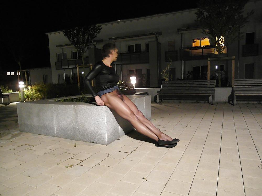 4P Pantyhose crossdresser outdoor in hannover for voyeur