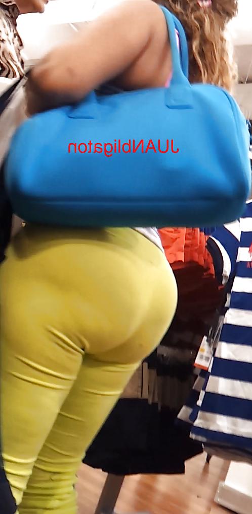 7P FAT Booty MEXICAN mature in leggings! VOYEUR CANDID