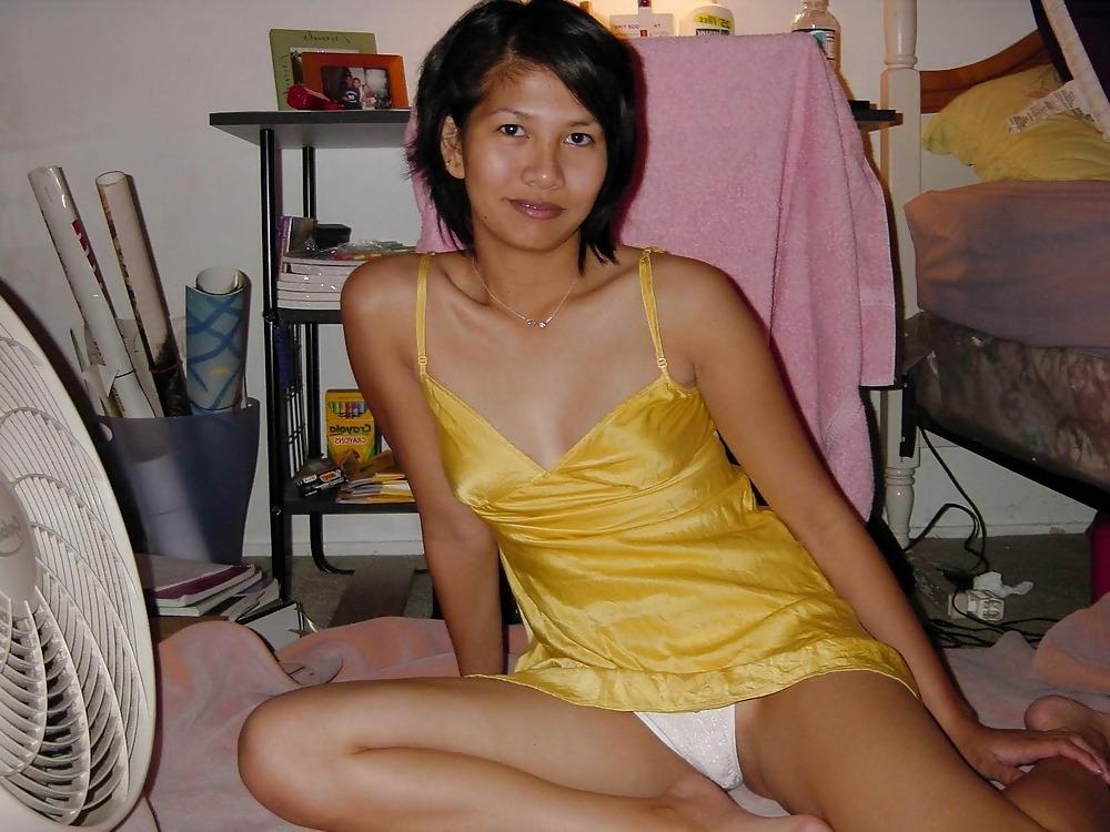 9P Pinay panty peeks
