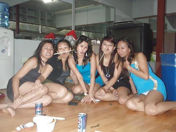 9P Pinay panty peeks