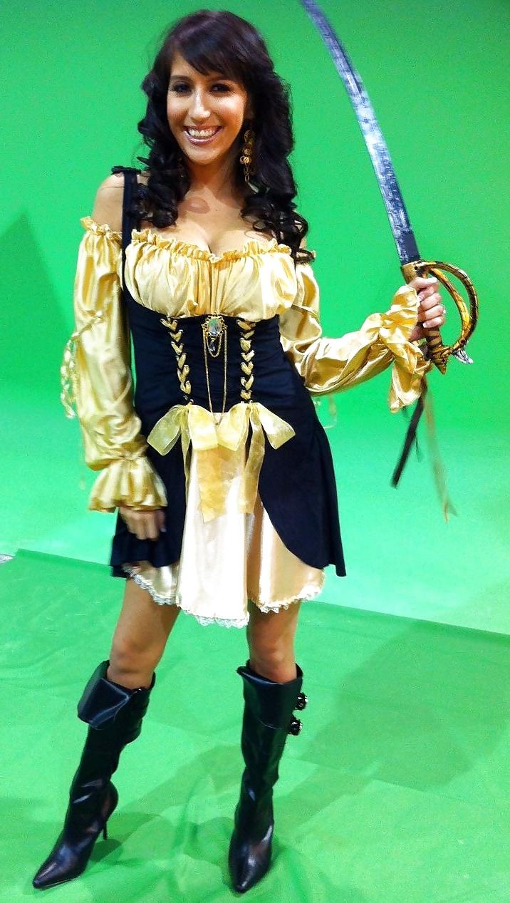 18P More pirate boots! Yum!