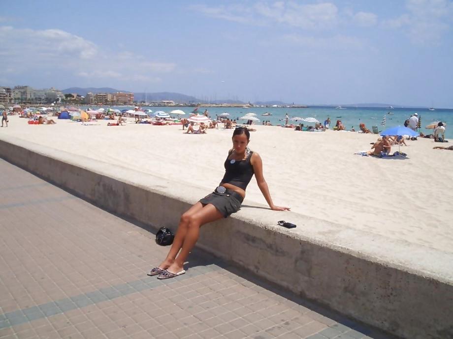 7P Another Hot Brunette Girl On Vacation 