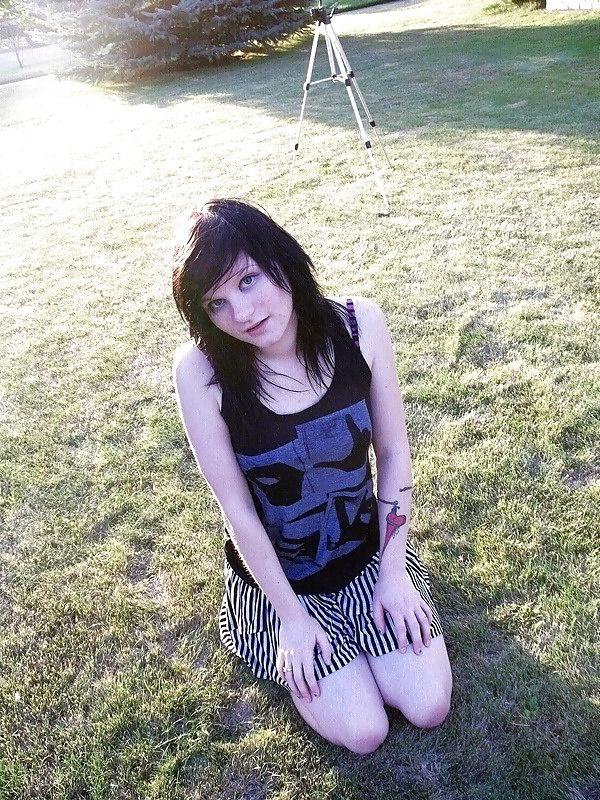 25P Hot n Sweet Emo Girl