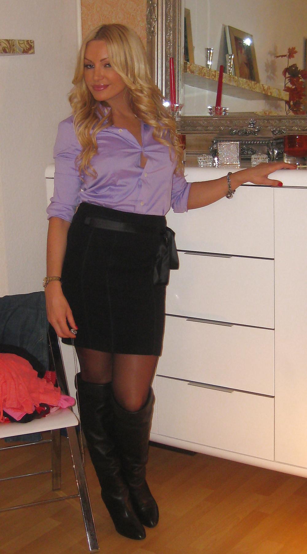 25P Hot german blonde babe