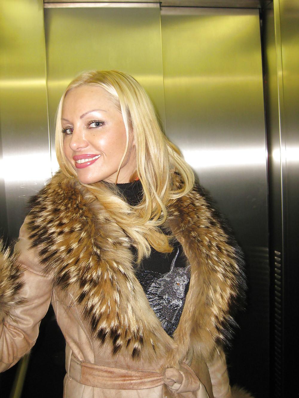 25P Hot german blonde babe