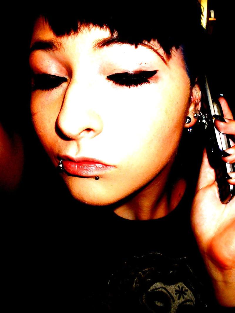 25P Hot Emo Girl
