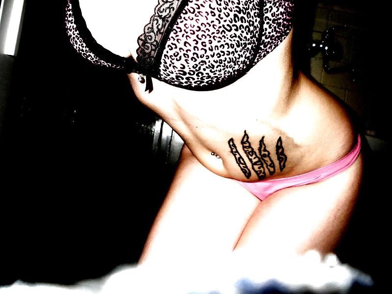 25P Hot Emo Girl