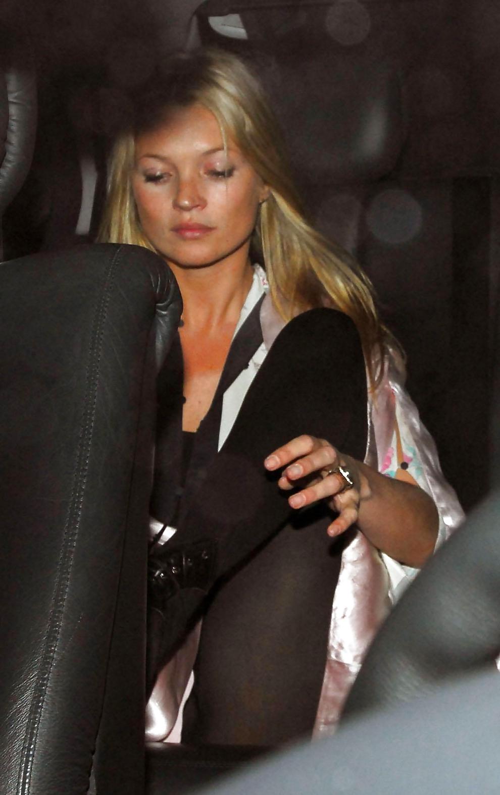 25P Celebrities upskirt4