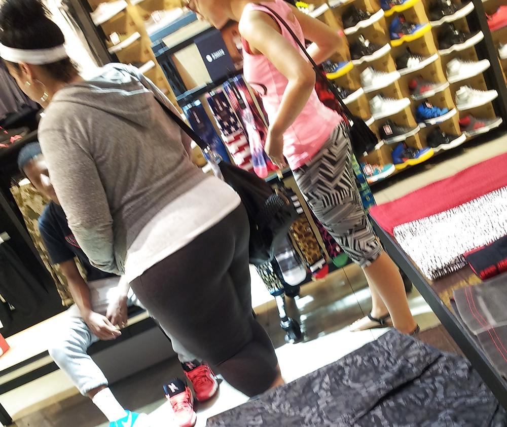 4P Big Phat Thick Latina Booty Milf Leggings