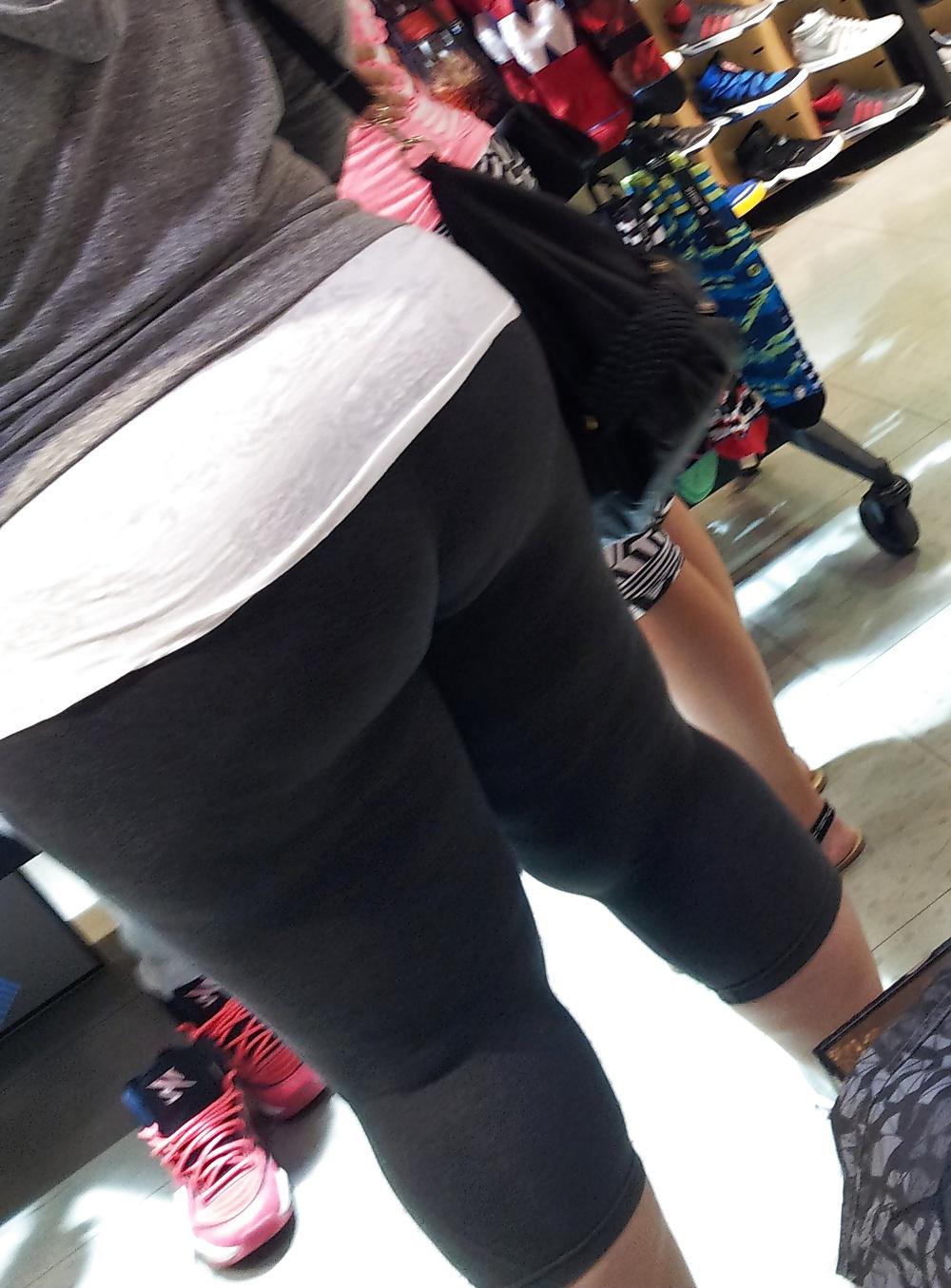 4P Big Phat Thick Latina Booty Milf Leggings