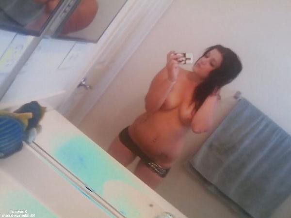 25P Selfie Amateur Babes - vol 14!
