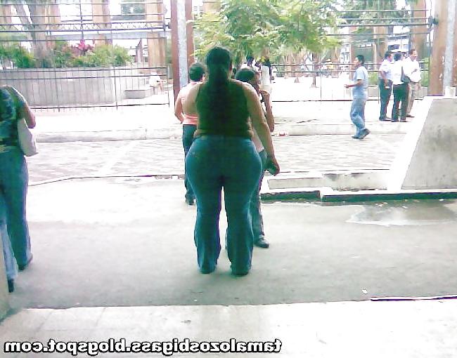 25P Big booty candid