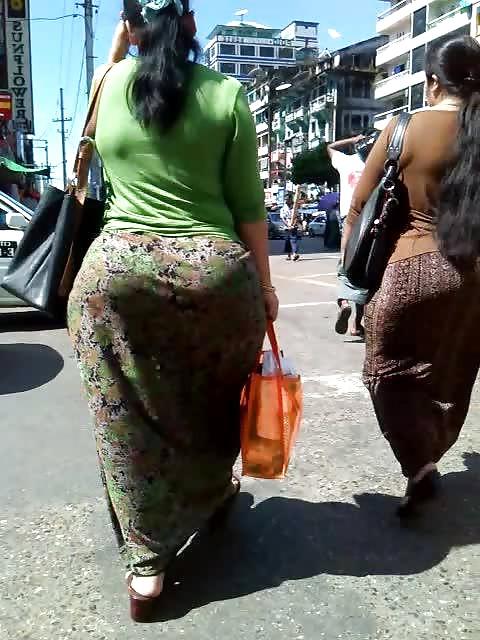 25P Big booty candid