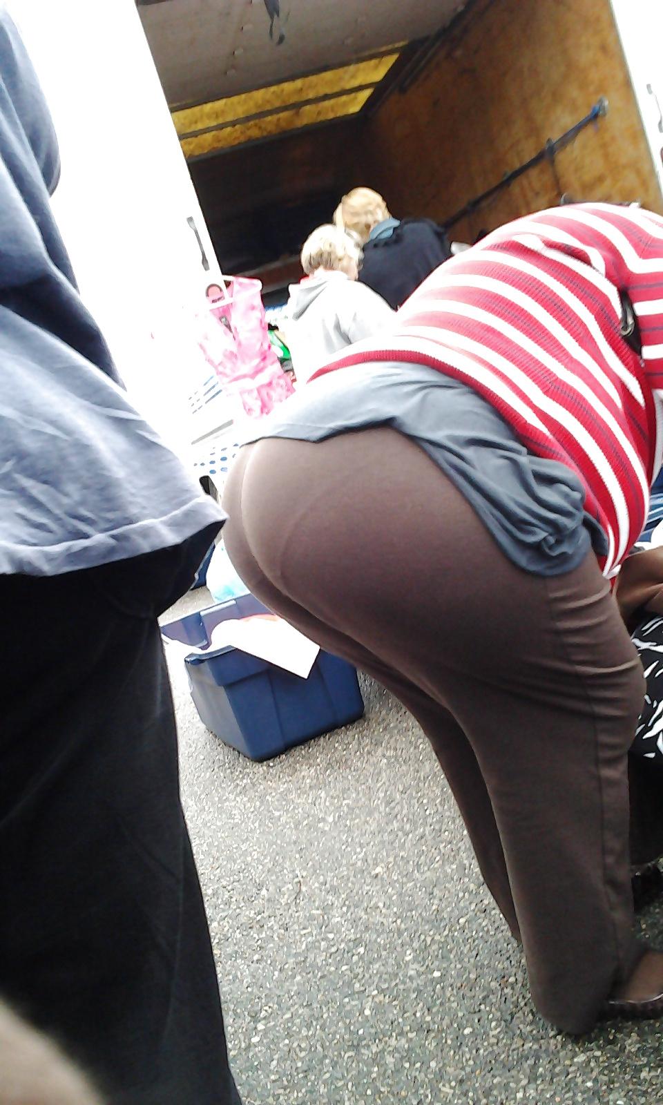 25P Big booty candid