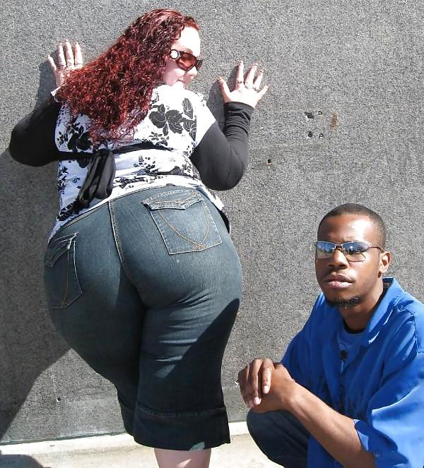 25P Big booty candid