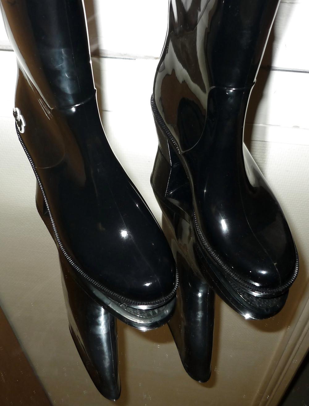 7P Cinderella's big score (pvc boots)...