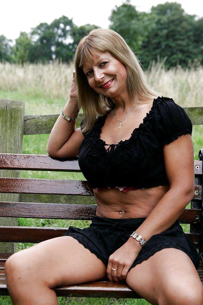 24P Hot Mature big boobs