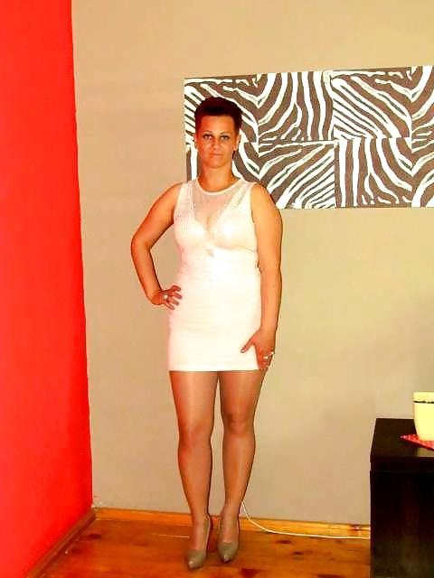 15P Androgynous Street Whore