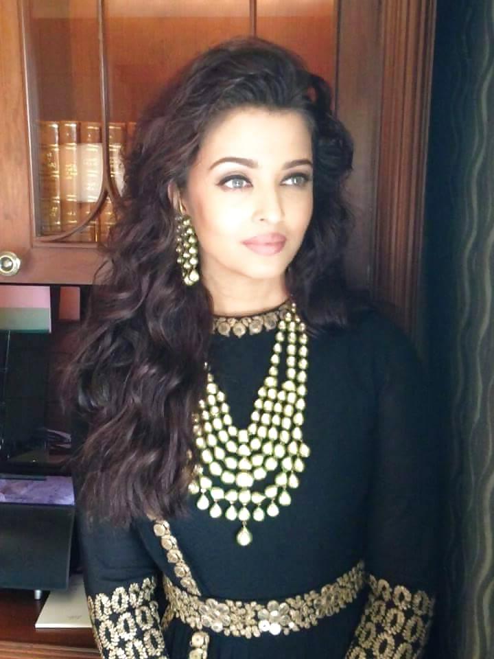 25P Aishwarya Rai: rare pictures - PLEASE COMMENT
