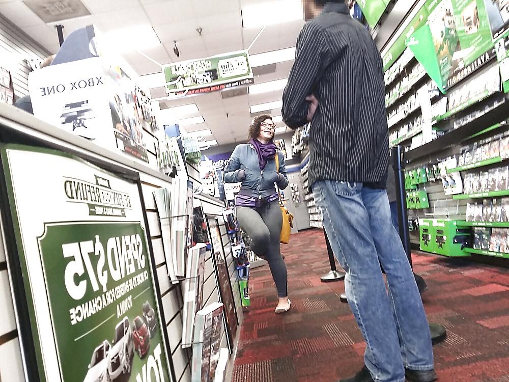 13P Big Booty Gamer Girl