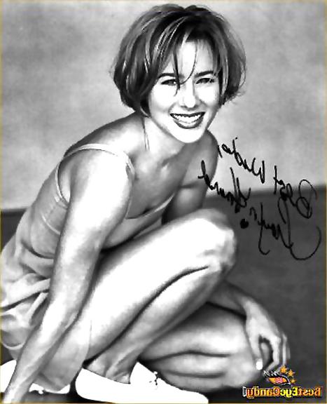 25P Traylor Howard Real & Fake