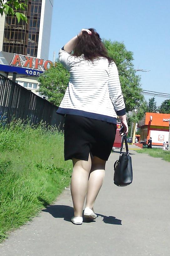 25P Girls with plump legs