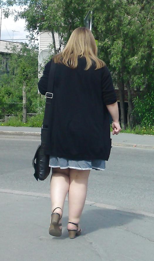 25P Girls with plump legs