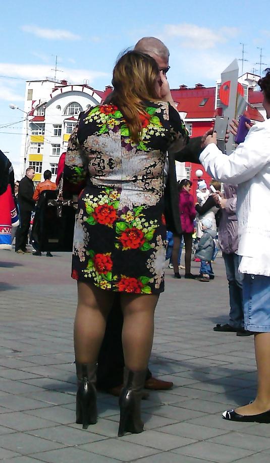 25P Girls with plump legs