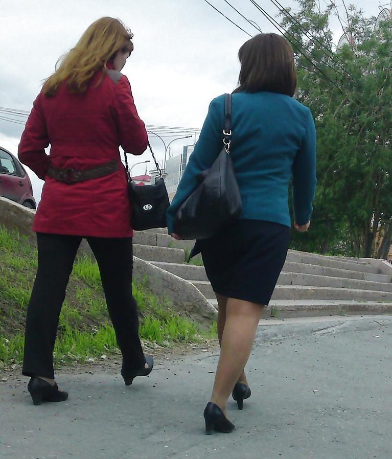 25P Girls with plump legs