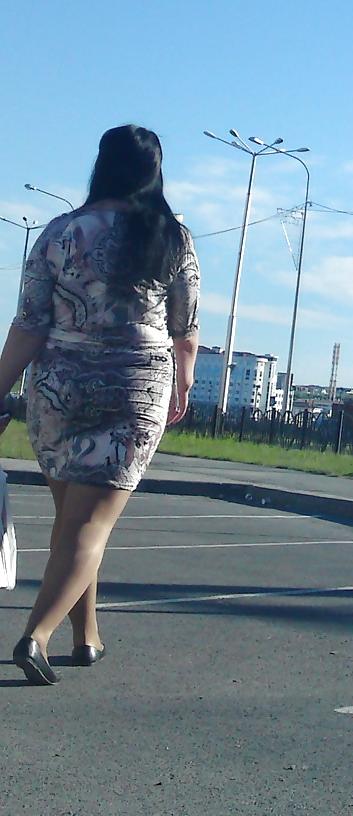 25P Girls with plump legs