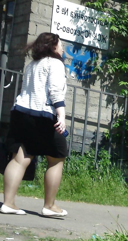 25P Girls with plump legs