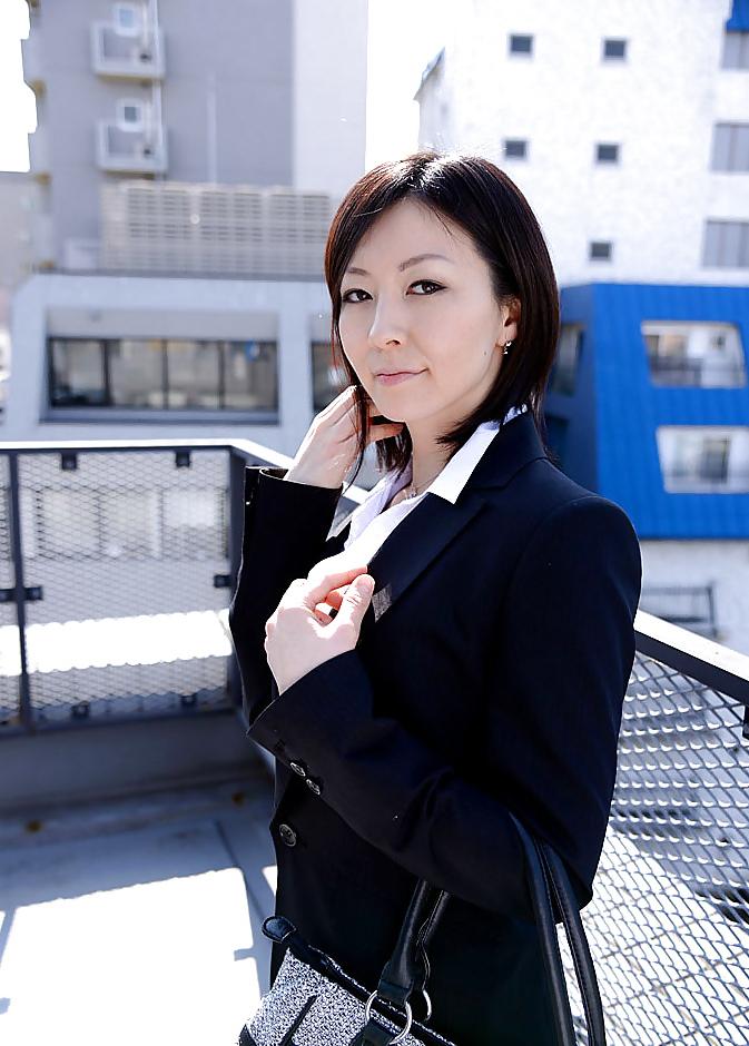 25P Japanese secretary creampie fuck