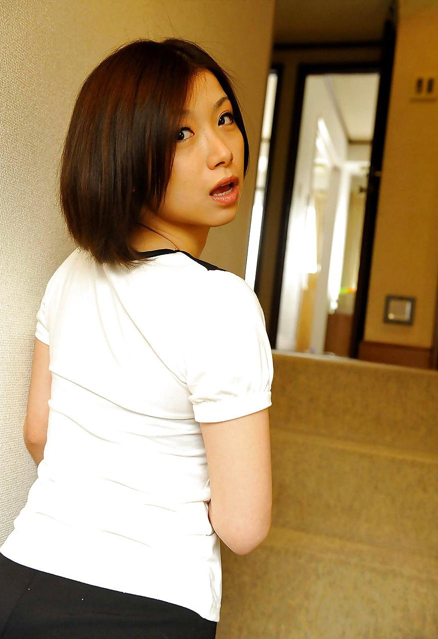 25P Japanese housewife creampie fuck