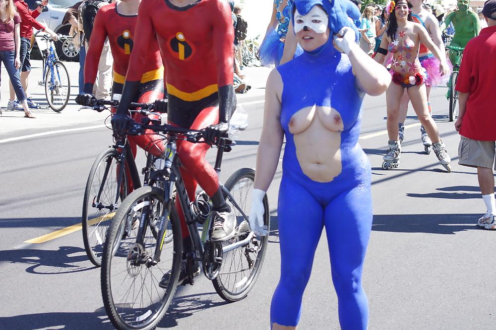 25P Street nude events