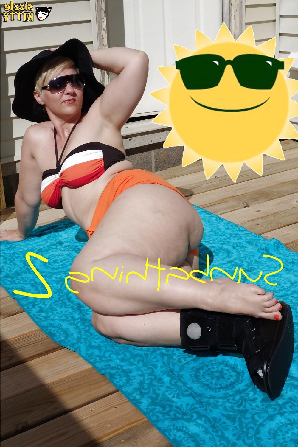 10P Sunbathing v2 - Orange Booty Shorts